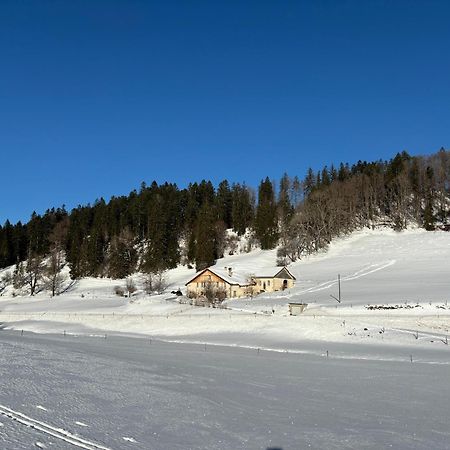 Апартаменты Relais De La Baume Ле-Локль Экстерьер фото